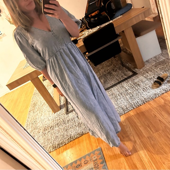GAP Dresses & Skirts - GAP Blue cutout back drop puff Dolman Sleeve V-Neck Maxi Sundress